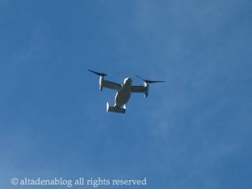 V-22 Osprey over Altadena 2 iokim